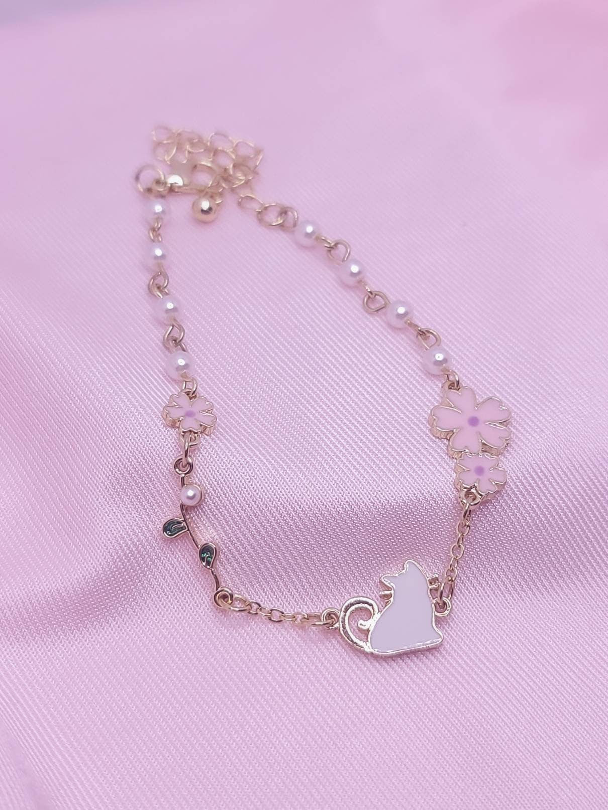 White Cat Charm Bracelet | Pink Cherry Blossom Bracelet | Japanese Lolita | Sitting Cat Charm | Gold Dainty Pearls Bracelet | Gift for Her