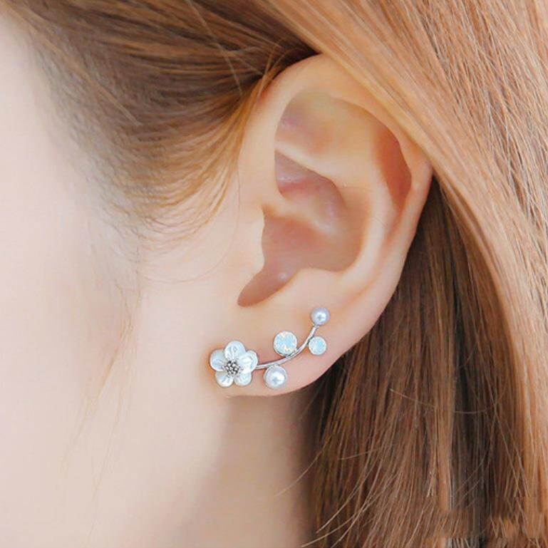 Daisy Flower Ear Crawler | Floral Stud Earrings | Pearl Ear Climber | Two way Earrings | Front Back Earring | Daisy Ear Jacket | Gold Silver